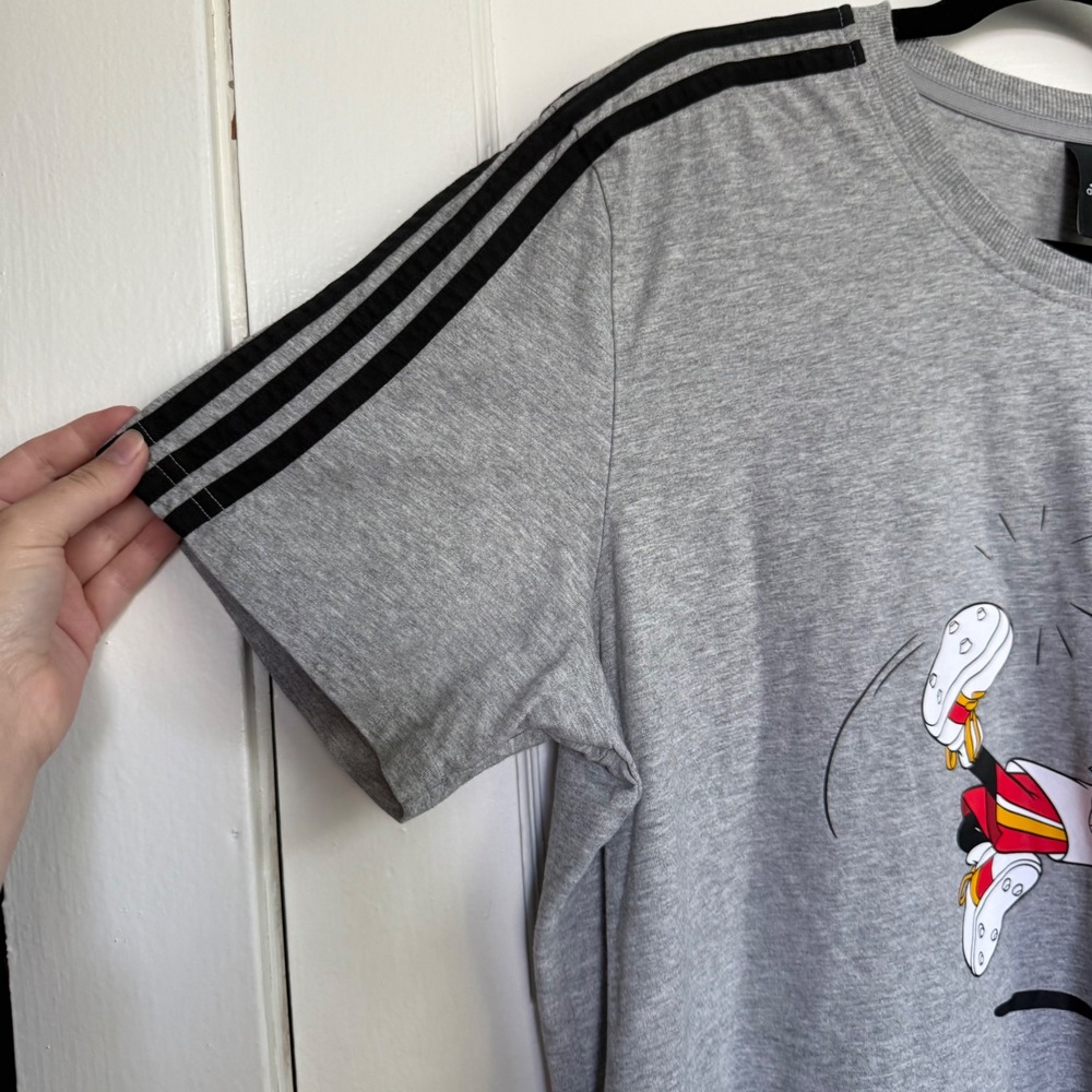 Adidas Disney Mickey Mouse Soccer Graphic T-Shirt Gray Mens XL Short Sleeve - Picture 4 of 10